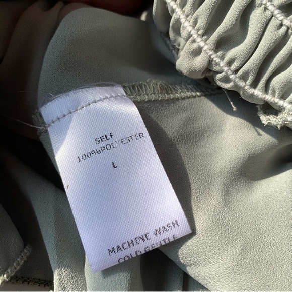 Wren & Willa sage green halter‎ top trimmed in lace babydoll style. Size L - Picture 6 of 7